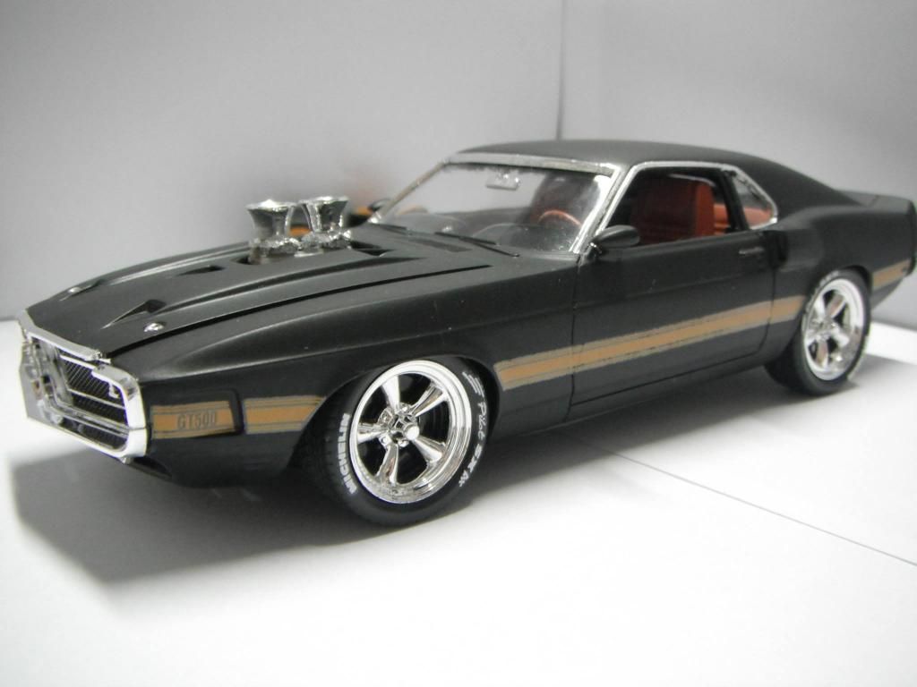 10575406_850381808314651_686014817981689